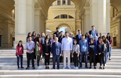 Vanlı Öğrencilerin Sosyal Medyadan İsteğini Büyükçekmece Belediye Başkanı Hasan Akgün Yerine Getirdi