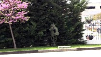 HEZARFEN AHMET ÇELEBİ - Cami Bahçesindeki Sahipsiz Valizden Battaniye Çıktı