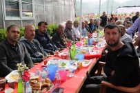 ESNAF ODASı BAŞKANı - Çiçekçiler Başkan Yaşar'ı Ağırladı