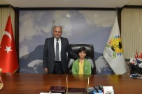 FUTBOL SAHASI - Çiğli'nin 23 Nisan Başkanı Makamda