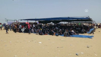 Gazzeliler, Cuma Namazını Sınırda Kıldı
