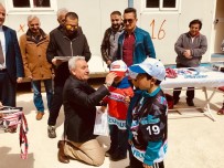 KAYAK SEZONU - Nisan Ayında Kayak Yapıp Madalya Kazandılar