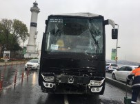 TUR OTOBÜSÜ - Öğrencileri Taşıyan Gezi Otobüsü Kaza Yaptı Açıklaması 19 Öğrenci Hafif Yaralı