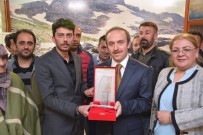 Başkan Epcim'e Hizmet Plaketi