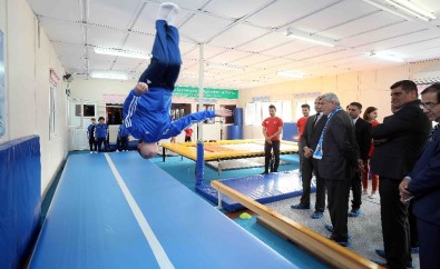 Başkan Karaosmanoğlu, 'Spor Sağlıklı Yaşamın En Önemli Aracıdır'