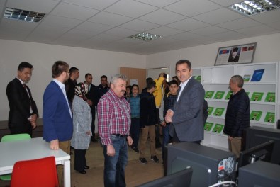 Eğirdir'de Öğrenciler İçin Yazılım Kursu Açıldı