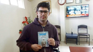 Halil Talha Koç'un 'Elleri Üşüyen Adam' İsimli Kitabı Çıktı