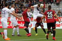 CEYHUN GÜLSELAM - Osmanlı Gençler'i ateşe attı