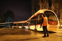 Samsun'da Tramvay Araca Çarptı Açıklaması 1 Yaralı