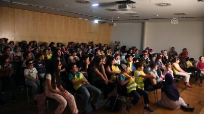 Viyana'da Hacivat Ve Karagöz Gösterisi