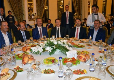 Bakan Canikli Nikah Şahidi Oldu