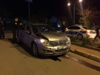 HULUSİ SAYIN - Elazığ'da 2 Ayrı Trafik Kazası Açıklaması 13 Yaralı