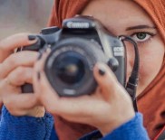 İsrail, Filistinli Bir Gazeteciyi Gözaltına Aldı