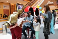 İBRAHIM AYDıN - Liseli Öğrenciler Osmanlı Şerbeti Yapıp Vatandaşlara İkram Etti