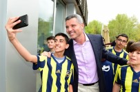 İSTANBUL AKVARYUM - Sadettin Saran, Fenerbahçe Forması Hediye Etti