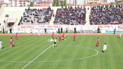 TFF 2. Lig Açıklaması Niğde Belediyespor Açıklaması 0- Sakaryaspor Açıklaması0