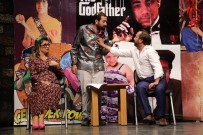 'Vayyy Kimler Gelmiş' Efeler'de Sahnelendi