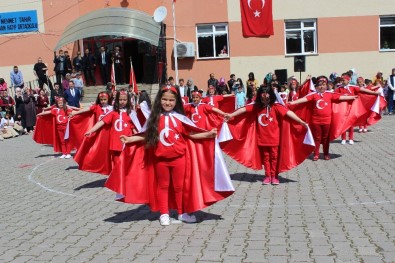 23 Nisan, Akdağmadeni'nde De Coşkuyla Kutlandı