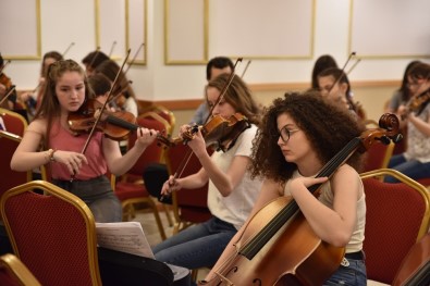 Çocuk Senfoni Orkestrası Tiran'da