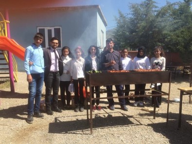 Çocukların Bayramda Mangal Keyfi