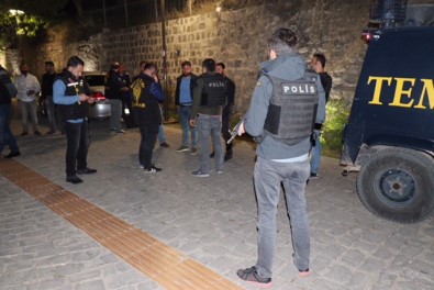 Diyarbakır'da 750 Polisle Parklarda Huzur Operasyonu