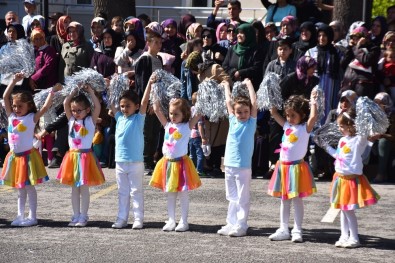 Dursunbey'de 23 Nisan Coşkusu