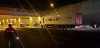 Edirne'de Zincirleme Trafik Kazası Açıklaması 1 Yaralı