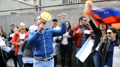 Gürcistan'da 'Sarkisyan İstifası' Sevinci