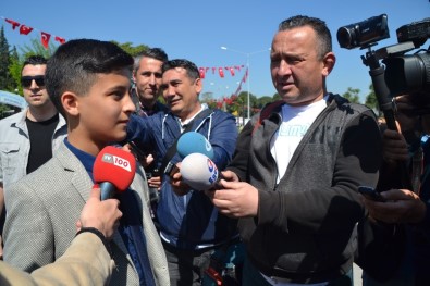 Makam Aracından Minik Vali İnince Herkes Şaşırdı