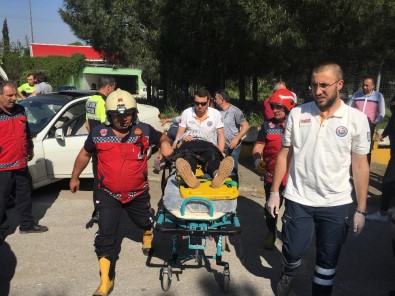 Sapanca'da Trafik Kazası Açıklaması 1 Yaralı