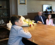 ENVER YıLMAZ - Temsili Başkan Okuluna Halı Saha İstedi