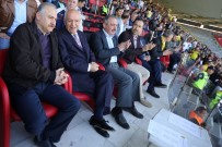 AYLİN NAZLIAKA - Yenimahalle Belediye Başkanı Yaşar, Ankaragücü Taraftarını Yalnız Bırakmadı