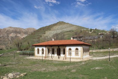 113 Yıllık Tarihi Mektep