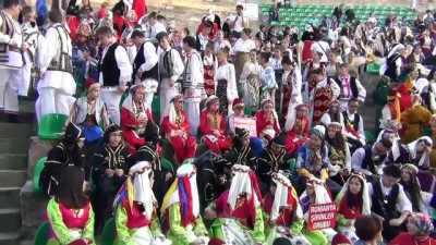 Ayvalık'ta 5. Uluslararası Halk Oyunları Şenliği