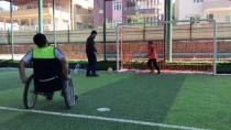 SIĞINMACILAR - Engelli Kalan Suriyeliler, Futbol İle Moral Buluyor