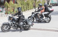 GIYOTIN - Motosiklet Tutkunları, 'Güvenli Sürüş'e Dikkat Çekmek İçin Tavşanlı'da Bir Araya Geldi