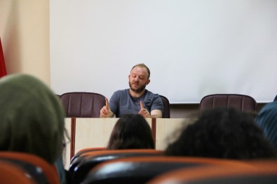 Nazlı, 15 Ay İçerisinde 15 Ayrı Üniversitede Konferans Verdi