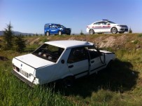 Otomobil Şarampole Uçtu Açıklaması 2 Yaralı