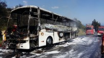 TUR OTOBÜSÜ - Tur Otobüsü Alev Alev Yandı