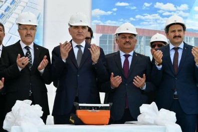 Bakan Özlü Açıklaması 'Sanayiye Gereken Her Türlü Desteği Sağlayacağız'