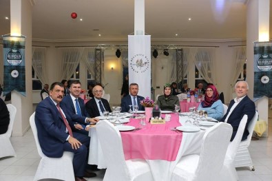 Başkan Saraçoğlu, Burdur'da Düzenlenen Tarihi Kentler Birliği Toplantısı'na Katıldı