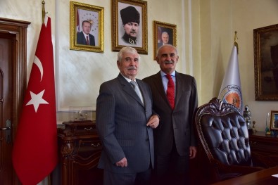 Başkan Yılmaz Açıklaması 'Bu Kentin Karşılık Beklemeyen Hizmetkarıyız'