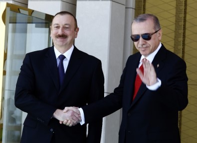 Cumhurbaşkanı Erdoğan, İlham Aliyev'i Resmi Törenle Karşıladı
