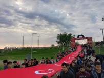 GÜNAY ÖZDEMIR - Gençler 57. Alay Vefa Yürüyüşü'ne Katıldı