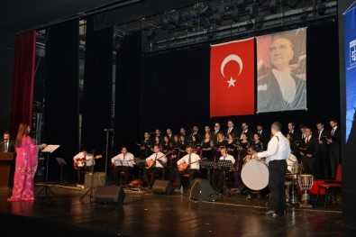 Kocaeli'de Türk Halk Müziği'nin Eserleri Seslendirildi
