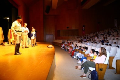 Manavgat Belediyesi'nden Çocuklara Tiyatro