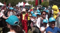 SIĞINMACILAR - Sığınmacı Ve Göçmen Çocuklar Festivalde Eğlendi