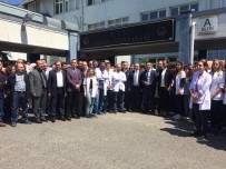 FARABİ HASTANESİ - Trabzon'da Doktora Darp Protesto Edildi