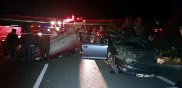 200 Bin TL'lilk deveye araba çarptı