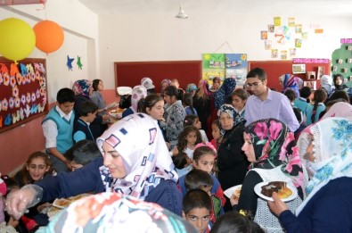 Adilcevaz'da Okul Yararına Kermes Düzenlendi